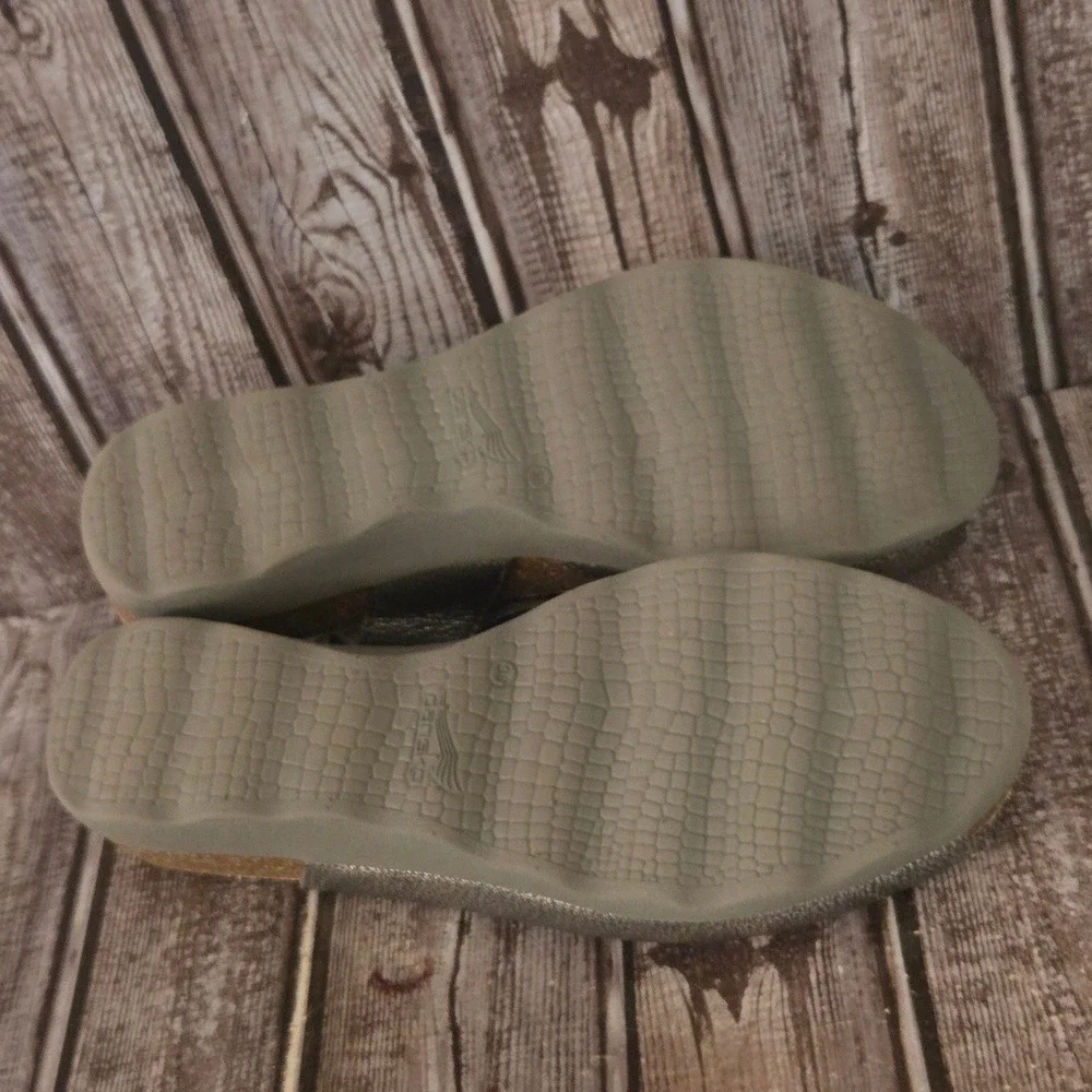 Sz 38 / 7.5-8 Dansko Marcy Pewter Metallic Leather Comfort Wedge Sandals VGUC!